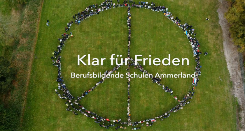 Schülerinnen und Schüler der BBS Ammerland setzen Zeichen für Frieden