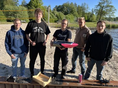 Sonnige Premiere für das Solarboot-Projekt der BS-EEG-3A