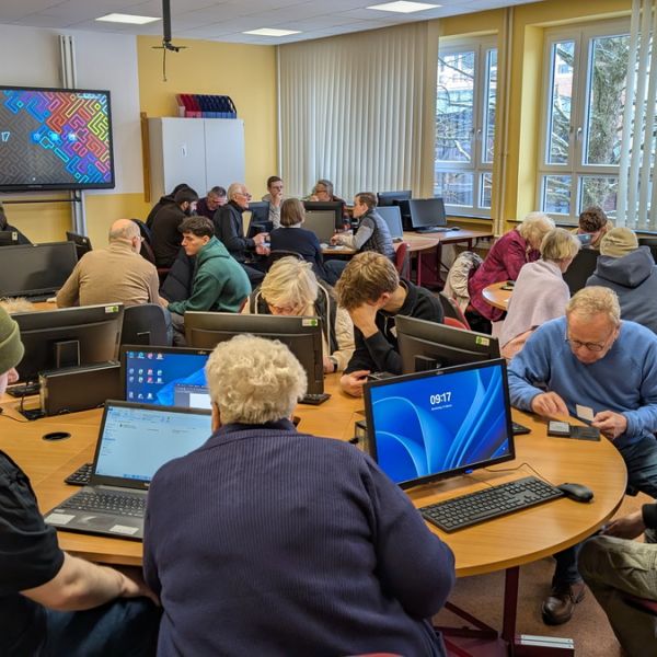 An digitalen Endgeräten werden Schüler zu Lehrern